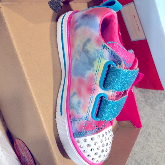 Twinkle Toes in box fairly new lightup sneakers - Picture 3 of 9